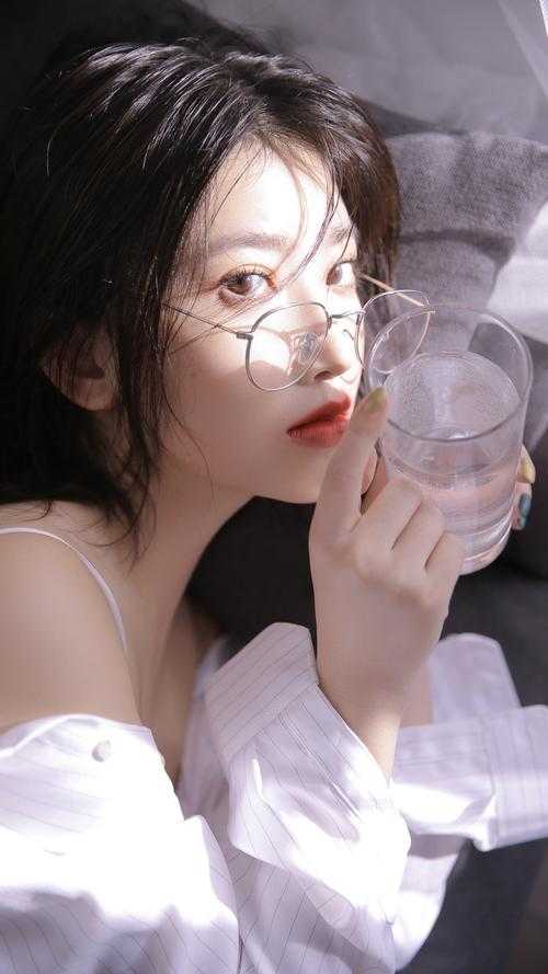 被扫地出门，奶娘入公府成人上人精彩