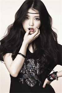 穿成替嫁王妃，夫君竟是潜力股无弹窗