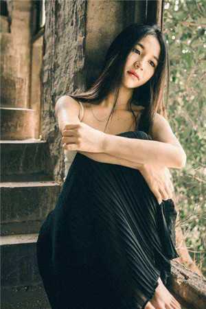 未婚妻和男闺蜜在酒吧领证，我摇骰子让他们倾家荡产全集