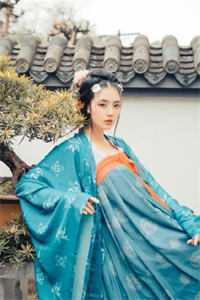 摆烂后，渣男前夫被虐哭了热门