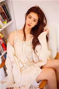 我妈在医院做手术，妻子却陪资助贫困生酒吧狂欢短篇