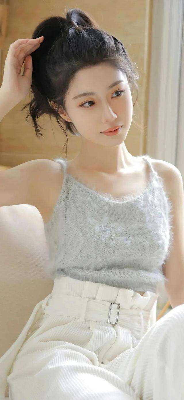 婚礼上婆婆给我一块钱改口费，给小青梅五万热门小说